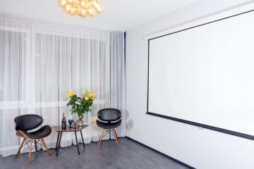 ホームシアターにリノベーション。快適な部屋の実例と設置費用を紹介