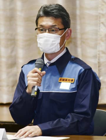対策本部会議で発言する宮崎県の河野俊嗣知事=30日夜、宮崎県庁