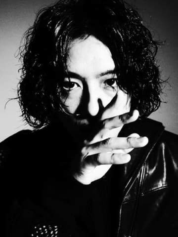 齊藤工監督、AAA'sで日本人初快挙「『愛の不時着』と並んでの受賞震えた」