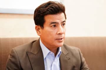 「60歳とは思えない」「日本一のノッカー」　ロッテ森脇コーチの芸術ノック姿が反響