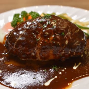 “肉汁ドバドバ”はNG!? ハンバーグ大師匠・五島鉄平に聞く「イケてるお店」の見つけ方