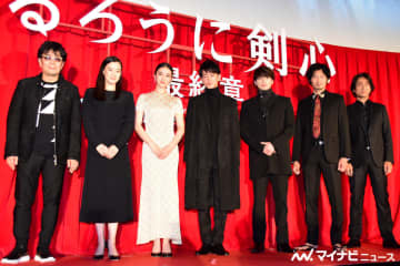 佐藤健のかわいい一面を、新田真剣佑が暴露! 『るろ剣』公開で志々雄真実もお祝い