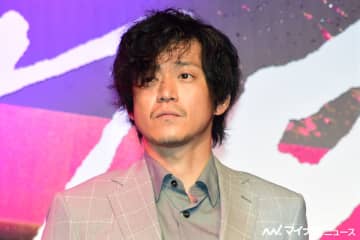 小栗旬、全力でかっこつけ自画自賛「かっこいいんですよ」監督のリクエストに応える