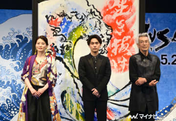 柳楽優弥、世界書家に筆遣い褒められ「汗が…」ライブパフォーマンスにも圧倒