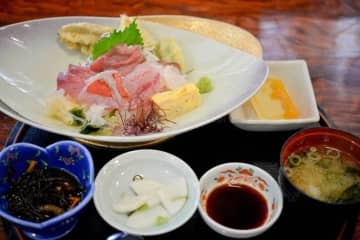 鴨川「うおまさ」の名物”おらが丼”やレトロ喫茶店を巡る！外房観光・ドライブ旅