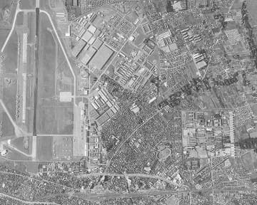 ニュース画像：かつての東京飛行場への専用線、一式戦闘機 隼 がいたころの線路跡