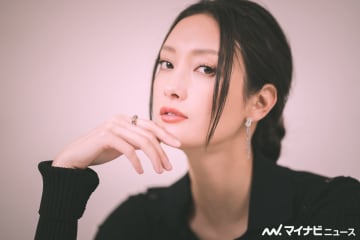 菜々緒、強さの源に「なりたい自分」 今憧れの美脚はまさかの遠藤憲一