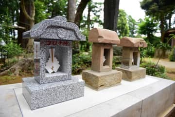 「コロナ神」の石祠建立　脅威を神格化、疫病退散願う　香取・山倉大神