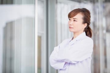 ドラッグストアの薬剤師「ワクチンの優先対象にしてほしいし、客も店員のことを考えてほしい」