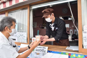 南房総市にこだわり生シェイク専門カフェ　手話で接客、寸劇も　聴覚障害男性の挑戦
