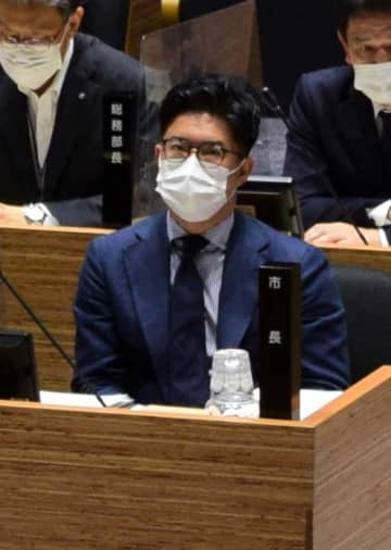 市川市長の不信任案を否決　シャワー室設置巡り、撤去再要求も　村越氏「全力で市政運営」