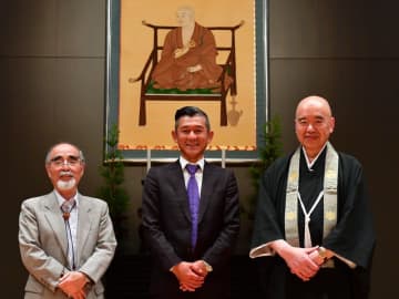 “仏教マニア”笑い飯・哲夫が「出家」しないワケ　高野山大学イベントで明かした意外な理由
