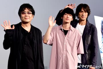 佐藤健＆江口洋介、映画デートで『るろ剣』サプライズ登場! 歌舞伎町の真ん中を堂々と歩く