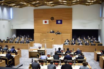 シャワー室巡り応酬　独自の「意思表示」展開　市川市議会
