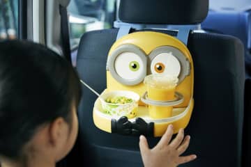 マックにミニオンの激カワ便利アイテム登場！ドライブのお供にもピッタリ。