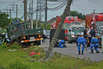 【速報】八街で小学生の列にトラック　朝陽小児童5人死傷　過失傷害容疑で男逮捕、飲酒運転か　同校5年前にも事故