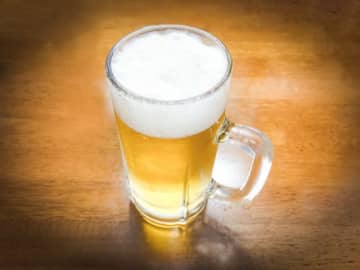 「飲酒を法律で禁止すればいい」という過激投稿に反響 「お酒じゃなくて人間が悪い」と反発の声も