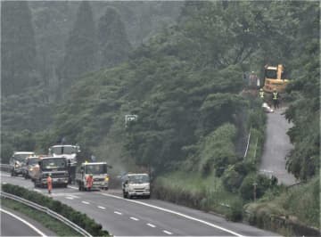 住宅浸水19棟　道路被害は21カ所に　倒木による通行止めや道路沈下確認　千葉県内豪雨
