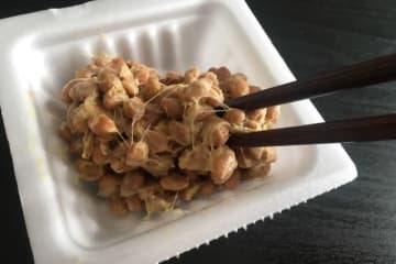 納豆のトッピング、2・3位は「からし」「ネギ」　北海道では「砂糖」を入れる人も