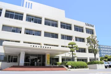 カップ麺1個盗み逃走　気付いた店員引きずり、転倒させ暴行か　事後強盗の疑いで男逮捕　千葉西署