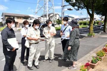 現地確認し対策実現へ　松戸で通学路の危険箇所点検　【八街事故1カ月通学路緊急点検】