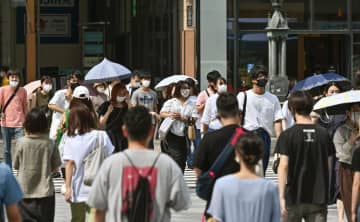 1日の人出、7割で減少　宣言対象地域で低下目立つ