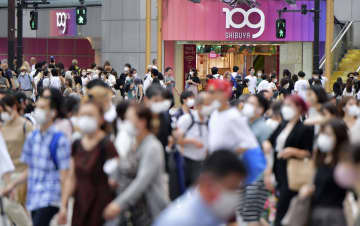 国内で新たに8393人感染　前週の1.8倍、死亡11人