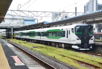 臨時特急「さざなみ91号」　東京―館山間を走行