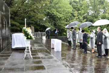 戦没者に鎮魂の祈り　千葉県忠霊塔で追悼式　熊谷知事「み霊安らかに」