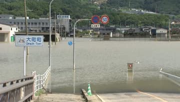 各地で浸水・土砂崩れ相次ぐ　停滞前線 被害住宅4100棟超