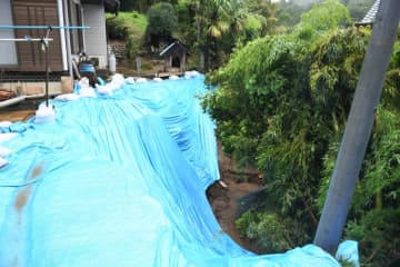 寝室に土砂流入、崖が崩れるなど　15日の大雨で千葉県内　3棟一部損壊、5棟床下浸水