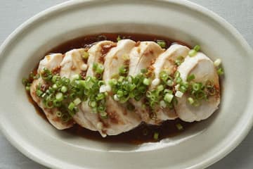 ノンファイヤーで涼しく調理！レンジでつくる「軟らか蒸し鶏」