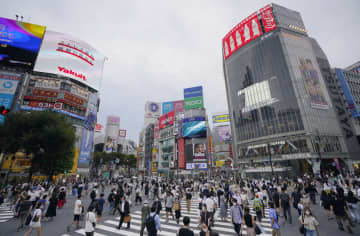 国内で新たに2万1569人感染　8府県で最多、新型コロナ