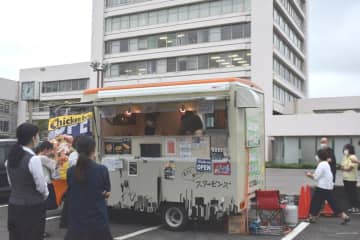 銚子市、キッチンカーで市有地活用　事業者が市役所駐車場などに出店　地元食材メニューも
