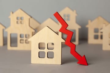 「2025年問題」で地方の不動産価値が下落するリスク　資産運用にも注意を