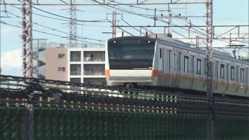 【独自】線路に立ち入ったマナー違反”撮り鉄”が踊り子号を止める　逃げまどう様子も　2人書類送検