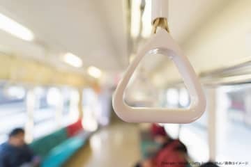 学生のとき、約2割の人が電車内で「済ませていたこと」　女性に多い傾向も…