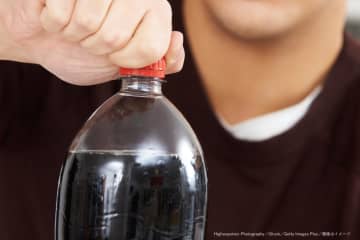 コーラ大量がぶ飲みの男性が6時間後に救急搬送　虚血性肝障害と報告されるも…