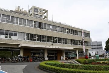 松戸市消防局長を減給処分　知人に面会するため頻繁離席　抱きしめることも