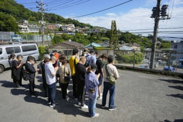 熱海土石流3カ月、住民黙とう　不明1人「早く見つかって」