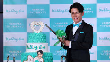 オリラジ・藤森慎吾 ウェディングケーキにひとり入刀でウルっ…「いつかこれを現実のものに」