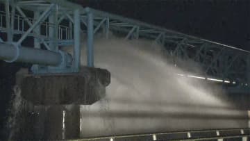 全焼火災や水道管破損も　帰宅困難者は多数発生