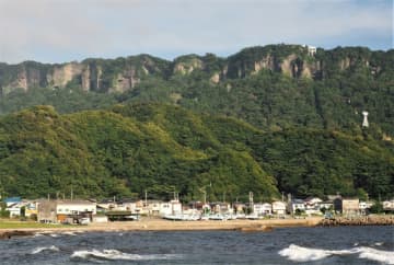 鋸山で男児が尾根から滑落…「お父さん、助けて！」　救助した男性に感謝状　富津署