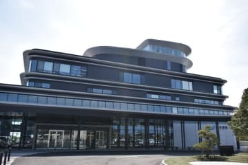 信号見落とし横断歩道の男性はねる　重傷事故の職員を減給処分　旭市