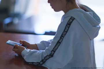 10代女性の3割が「芸能人の写真を使用した経験あり」　自分のSNSに投稿