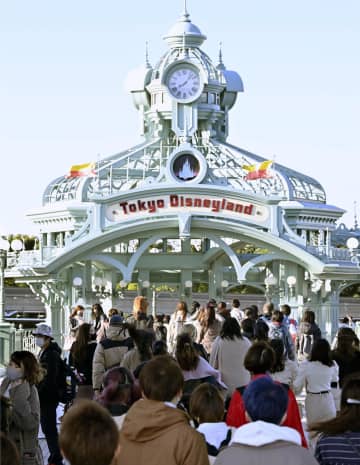ディズニー、時短営業緩和　11月、入園者数引き上げも