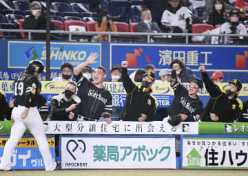 ロ7―15ソ（25日）　ソフトBが大勝
