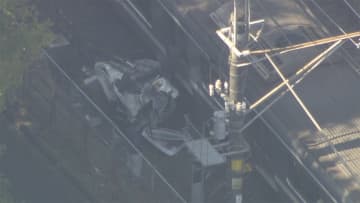 JR外房線 快速と車が衝突　車ぐしゃり 女性1人死亡　踏切で一体何が