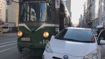ニュース画像：「引退を翌日に控え…札幌市の市電が乗用車と事故」