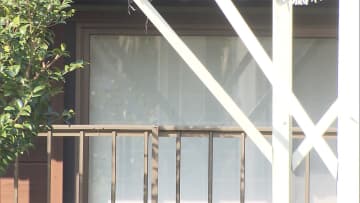 1階のガラス割り侵入か　女性重傷...成田強盗殺人未遂